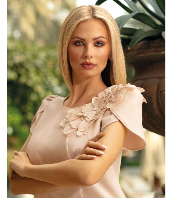 Asma Beż Klasyczna Sukienka z Kwiatem 3D