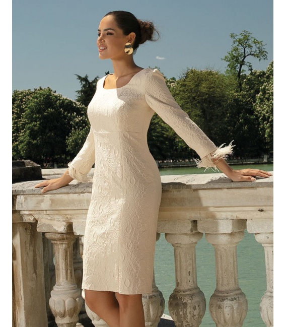 Daphne Vanilla Żakardowa Sukienka z Piórami