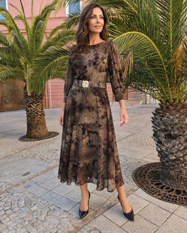 Oriane Brown – midi dress in velvet flowers | POZA