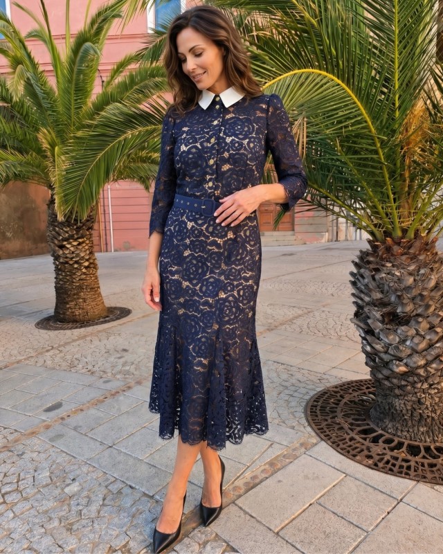 Rochie midi bleumarin din dantelă cu guler alb | POZA