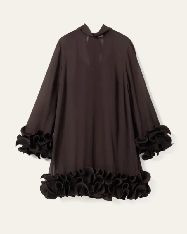Natalia Braunes Chiffonkleid mit plissierten Volants