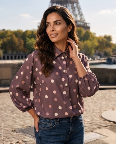 halenková blůzka s puntíky a ozdobnými knoflíky